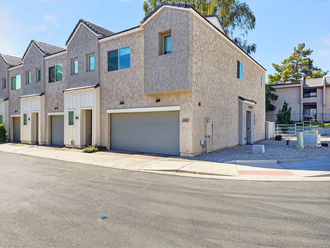 Photo - 8460 N 22nd Dr Townhome