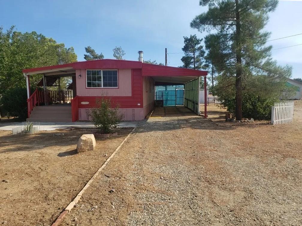 Foto principal - 9857 Avenal St