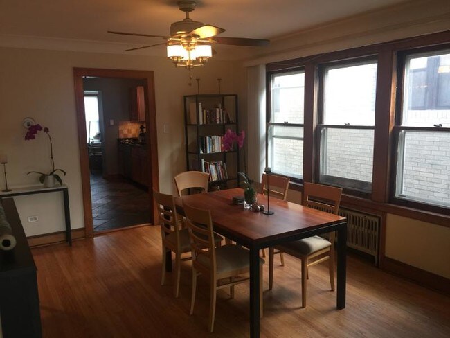 Building Photo - 2923 N Marmora Ave