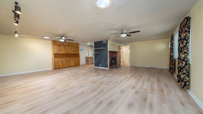 Foto del edificio - Fantastic 3 Bedroom, 1 level living near F...