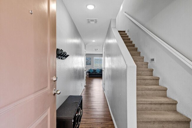 Foto del edificio - 30517 N Oak Dr