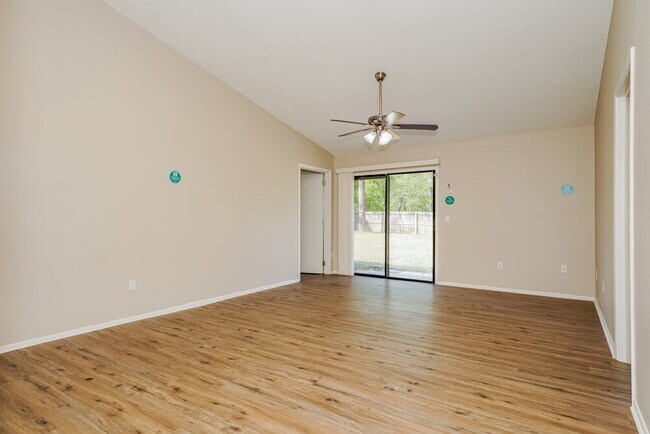 Foto del edificio - 1439 Lodge Terrace