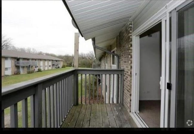 Building Photo - 16W585 Mockingbird Ln