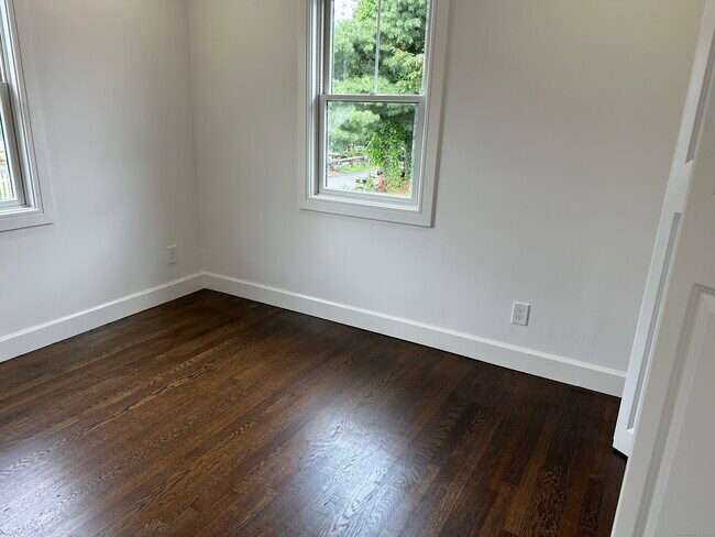 Building Photo - 69 Cos Cob Ave