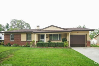 Building Photo - 944 Victoria Ln