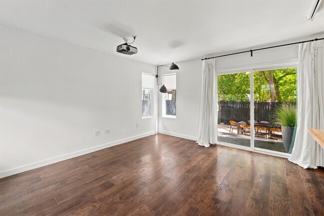 Foto del edificio - 5307 Prock Ln