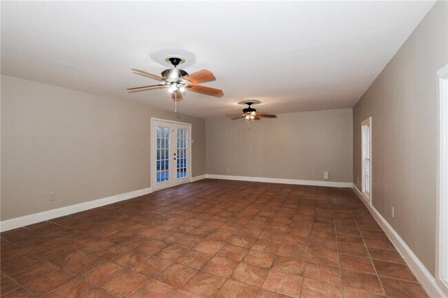 Building Photo - 1441 Blvd Lorraine SW