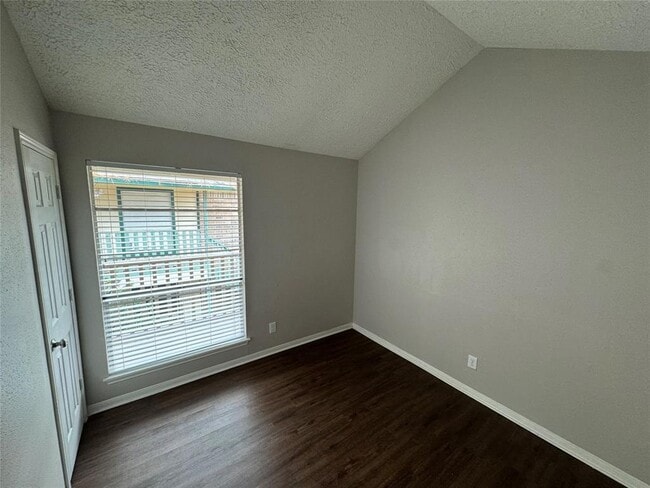 Building Photo - 13611 Ravensway Dr