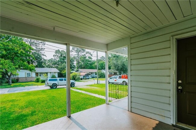 Foto del edificio - 100 Esplanade Ave