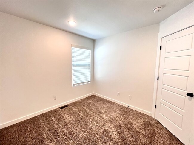 Building Photo - 950 Ventnor Ave