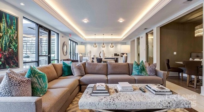 Foto del edificio - 2426 Vail Ave