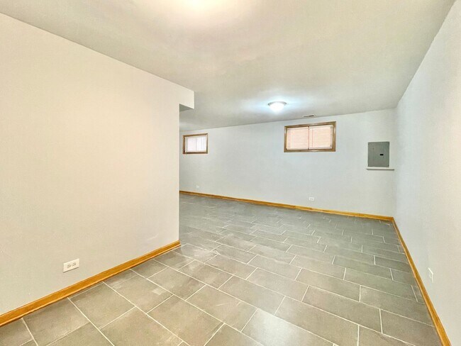 Foto del edificio - 3162 S Throop St
