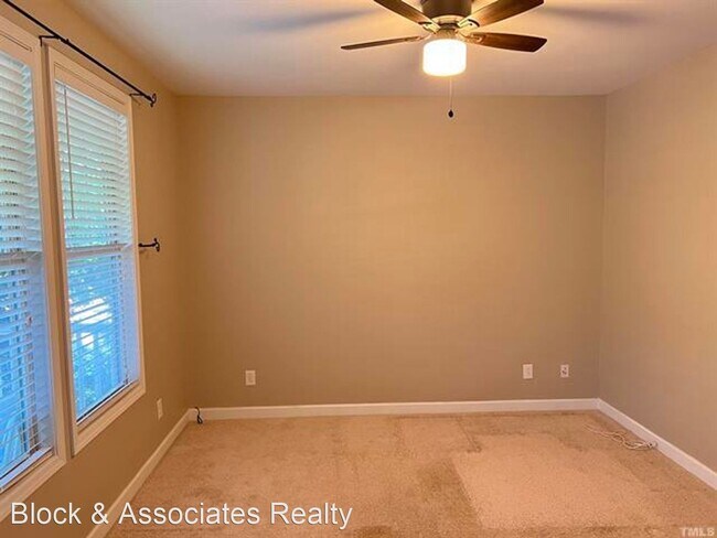 Building Photo - 4 br, 3.5 bath House - 105 Ironcreek Pl.