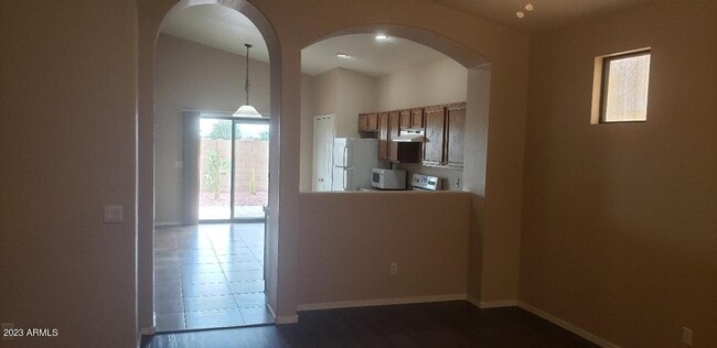 Building Photo - 2550 W Lynne Ln