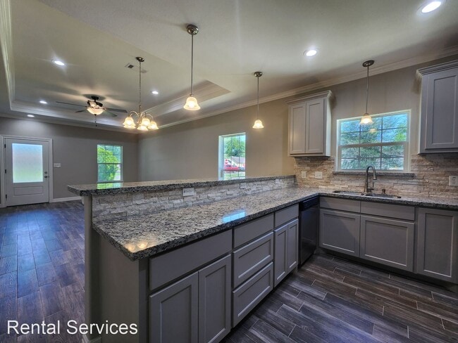 Building Photo - 3 br, 2 bath House - 2705 Goliad