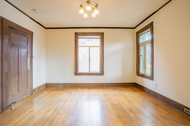 Interior Photo - Porter