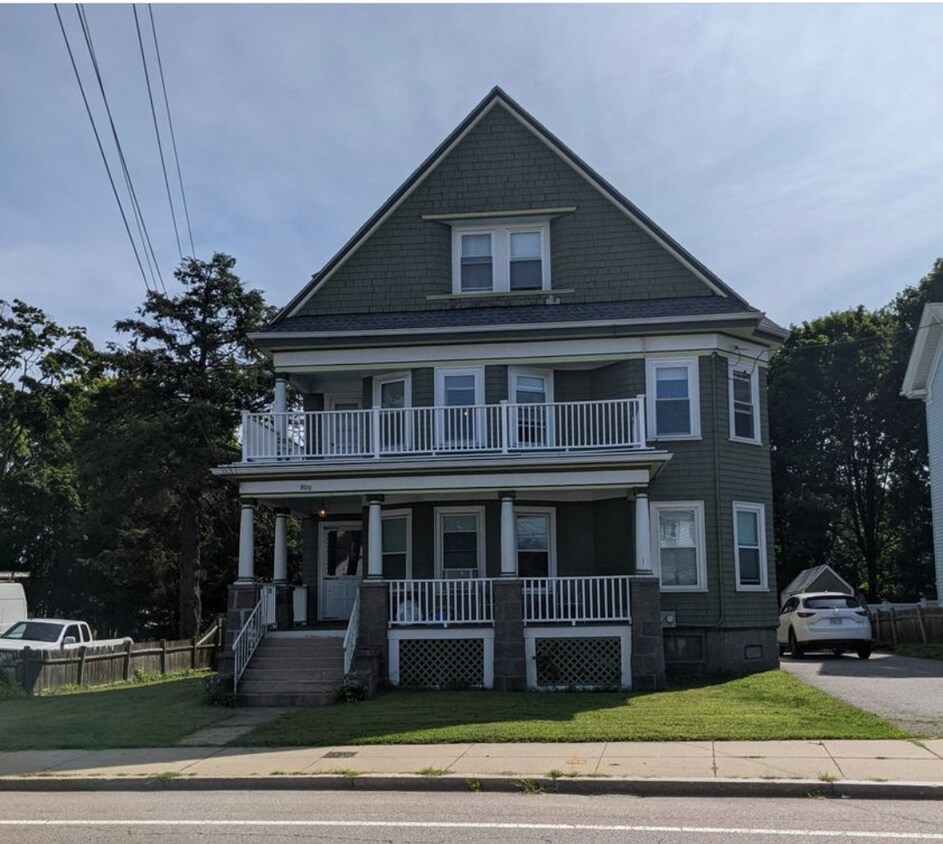 Foto principal - 898 Adams St