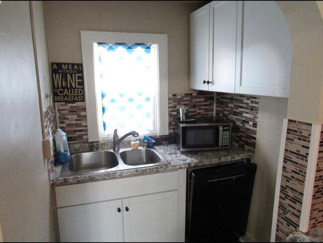 Sink - 404 6th St SE