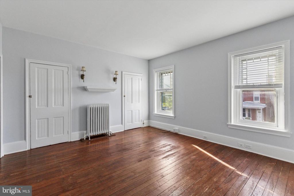 Foto principal - 448 Roxborough Ave