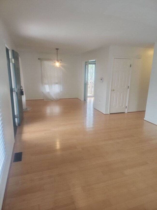 Foto del edificio - Downtown Raleigh Gem – $500 Off First Mont...