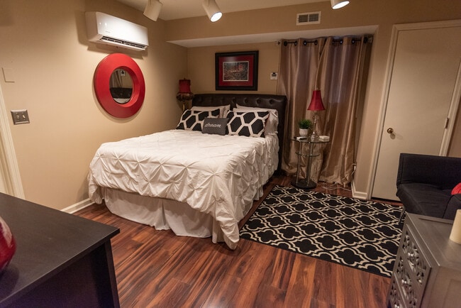 Building Photo - 511 Paul St