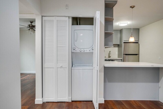 Foto del interior - 4040-4060 S Hoover St (B)