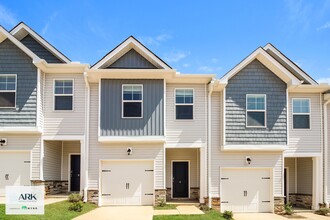 Building Photo - 6 Oak Rose Dr