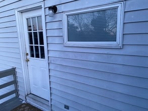 Building Photo - 101 Vine St