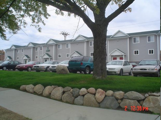 Primary Photo - West Campus Village- West