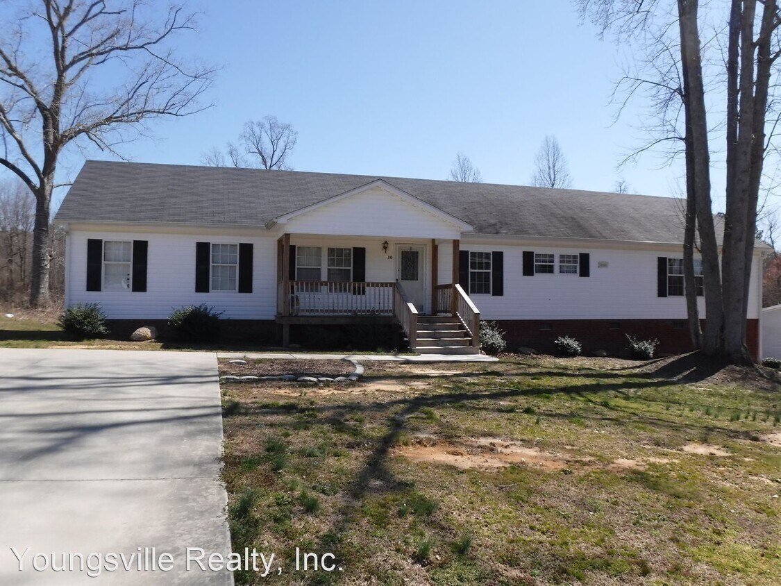 Primary Photo - 3 br, 2 bath House - 30 North Ridge Dr.