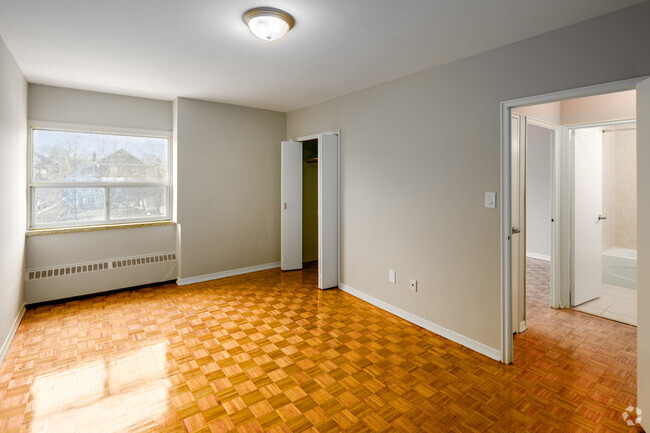 2 BR, 1 BA - 980 SF - Fairfield Towers