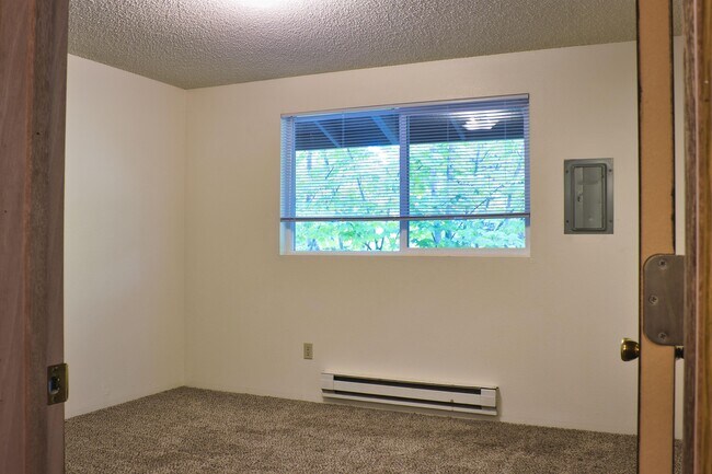 Foto del edificio - 4201 E 4th Plain Blvd