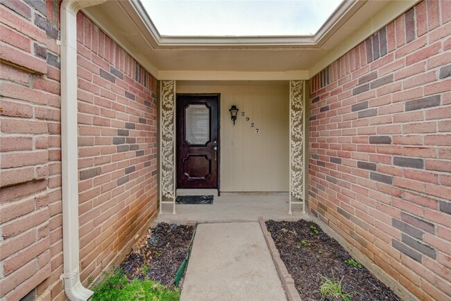 Foto del edificio - 2927 Great Lakes Ave