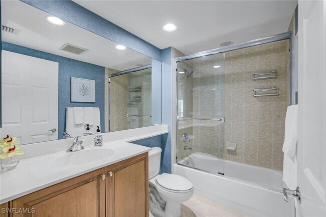 Building Photo - 2728 Tiburon Blvd E