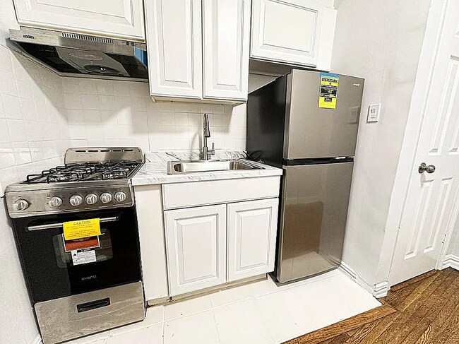 Foto del edificio - 111-14 76th Ave