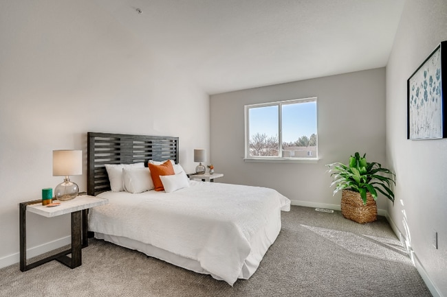 Building Photo - 708 Martin St