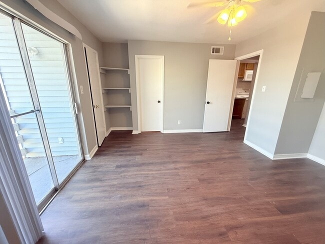 Building Photo - 4218 Hessmer Ave