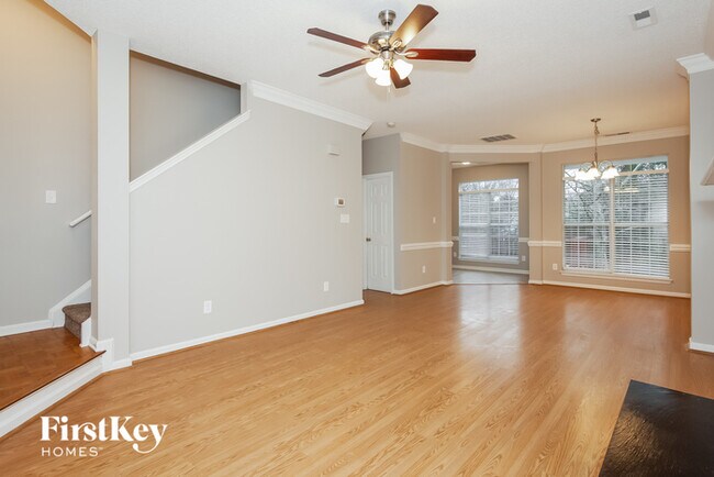 Building Photo - 1822 Sugar Hollow Dr
