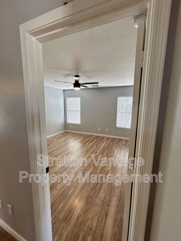 Building Photo - 12841 W Laurel Ln