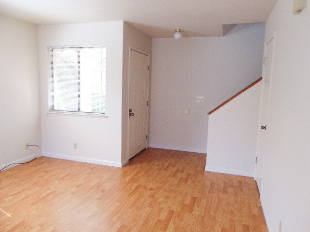 Building Photo - 2-Ellsworth 43563 Unit 1-3