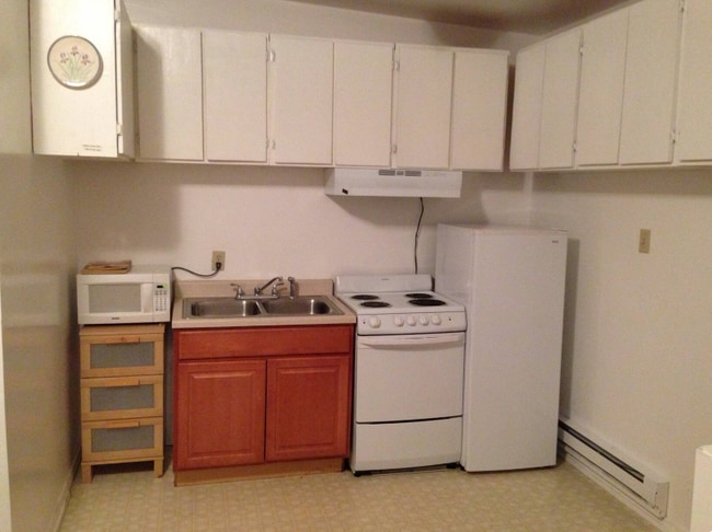 Building Photo - 688 Nebraska St