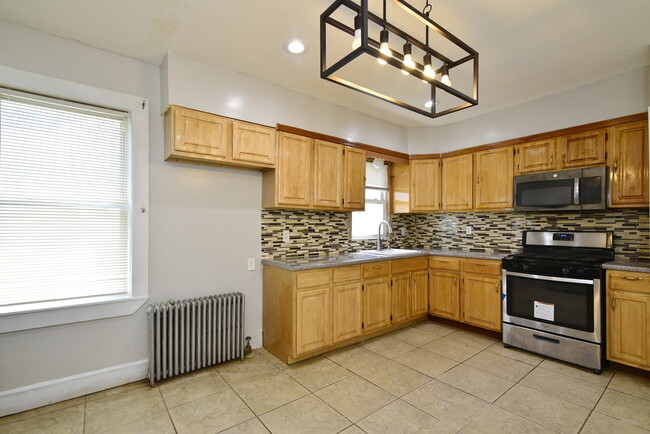 Building Photo - 63 Stanton St
