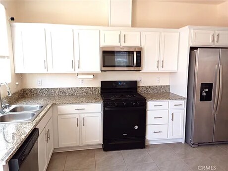 Foto del edificio - 4244 Rutherford Ave
