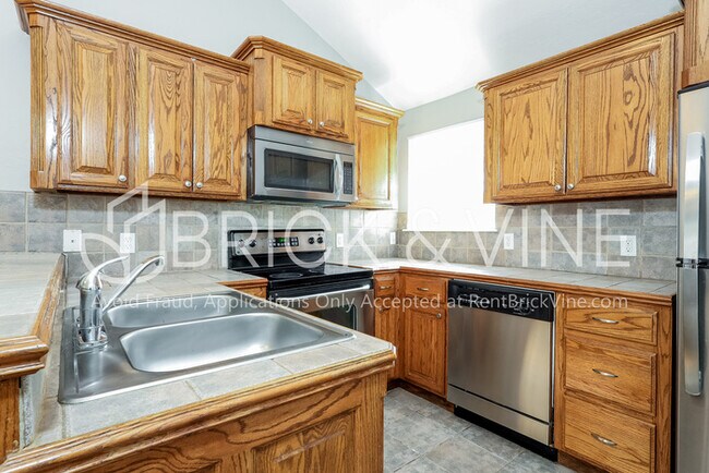 Foto del edificio - 4924 Sunny Ct