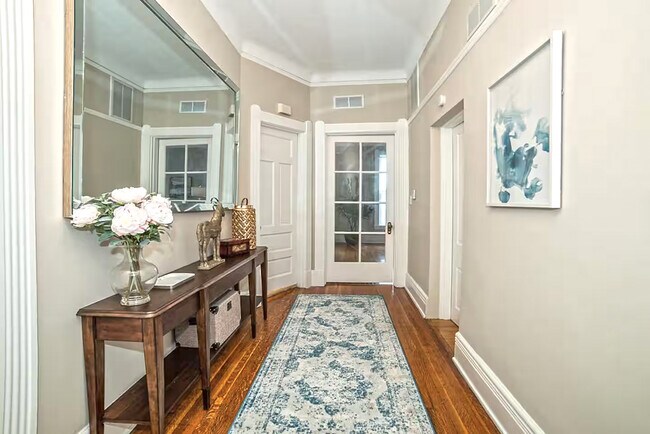 Edificio - 1104 Cross Ln