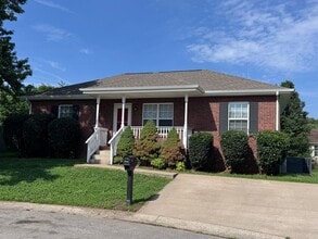 Building Photo - 102 Eaglewood Ct