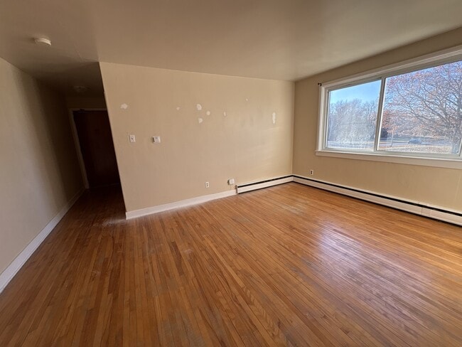 Building Photo - 445 Covert St