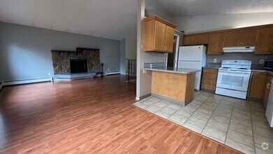 Building Photo - 403-405 Camelot Dr