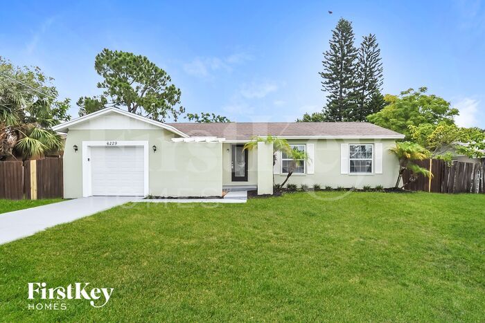 Foto principal - 6229 Florida Cir N