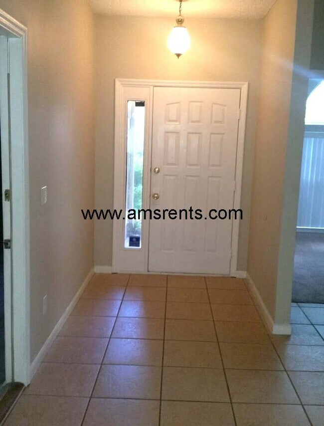 Building Photo - Spacious 3 bedroom 2 bath in Apopka